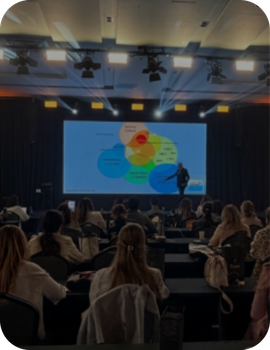 Auditório sofisticado e climatizado para o evento