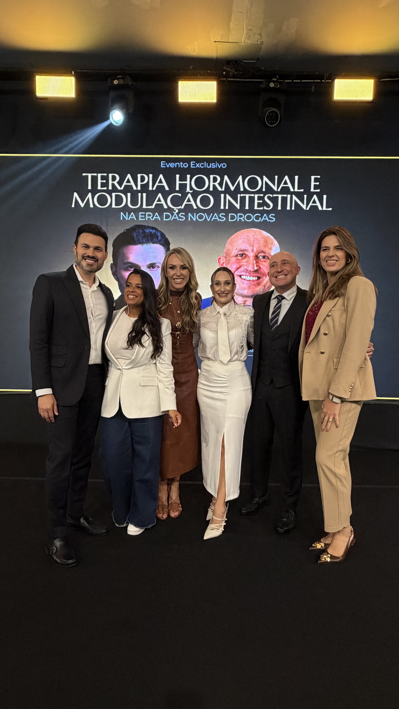 Equipe em evento científico promovido pela SIAM Pharma